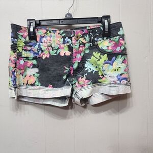 Kiss & Cry Shorts Size 0‎ Denim Floral Multicolor Distressed Casual Short C280